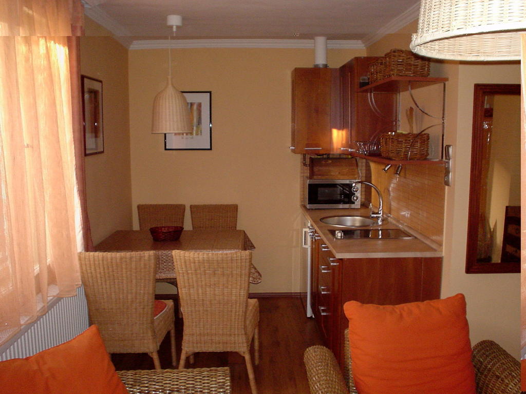 Oeroekzoeld Apartmanok Balatonfenyves Room photo
