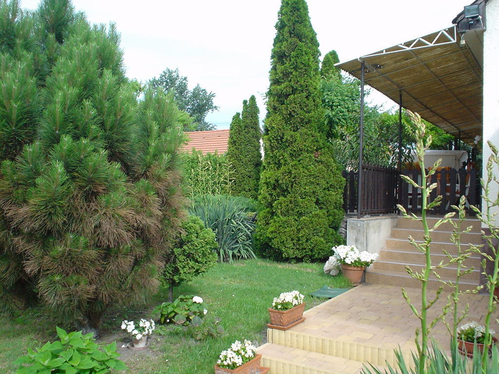 Oeroekzoeld Apartmanok Balatonfenyves Exterior photo